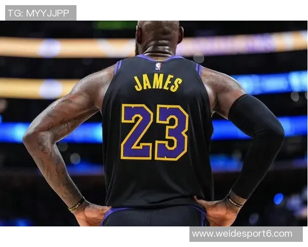 詹姆斯助攻总数达13691次距离超越保罗仅差71次