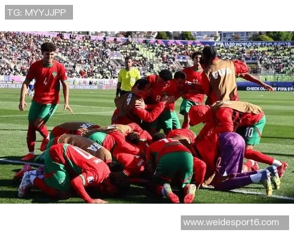日本U20在加时赛被法国绝杀球员痛苦瘫倒赛场泪如雨下 日本U20在加时赛被法国绝杀球员痛苦瘫倒赛场泪如雨下