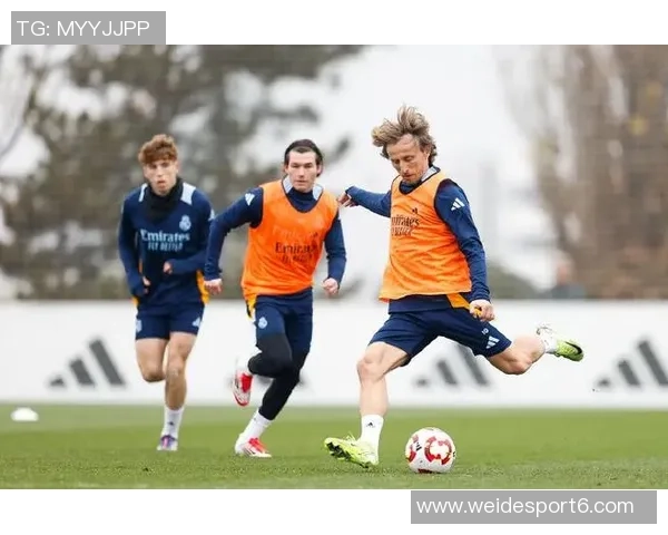 米利唐和贝林继续恢复训练阿诺德与吕迪格参与团队合练