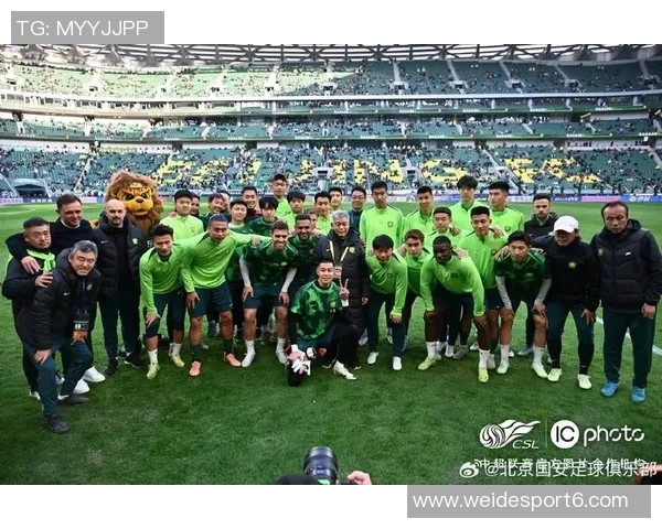 中超联赛第三十轮精彩对决北京国安迎战梅州客家全力争胜 中超联赛第三十轮精彩对决北京国安迎战梅州客家全力争胜