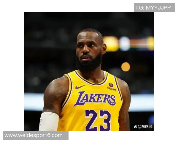 詹姆斯与太阳替补热聊JJ无奈错过雷迪克战术布置